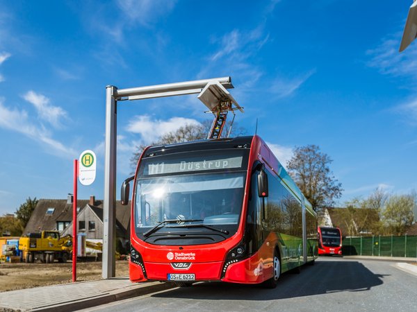 Sorgen seit fünf Jahren für das „Osnabrücker E-Gefühl: Die E-Gelenkbusse der Stadtwerke Osnabrück 